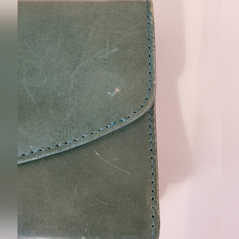 Kenneth Cole New York Green Leather Wallet - Picture 4 of 11